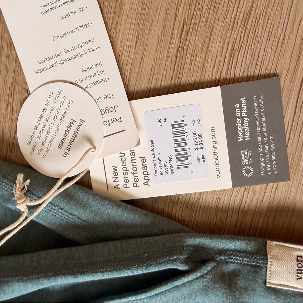 NWT vuori performance joggers - Picture 3 of 4